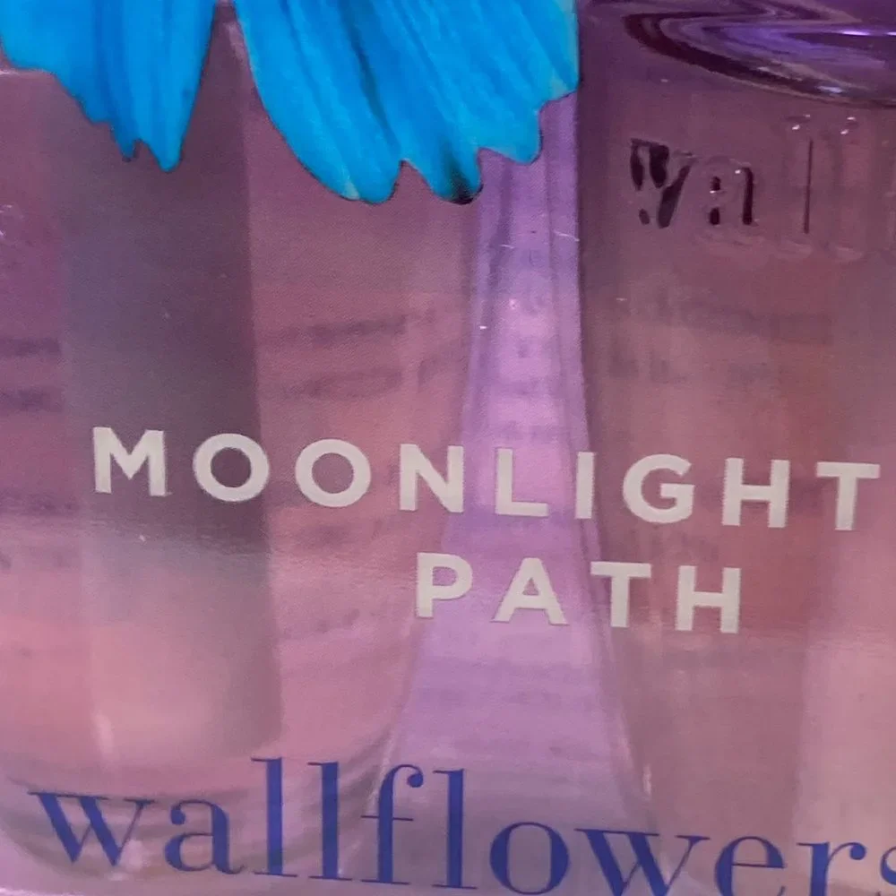 DAMAGED Bath & Body Works Wallflowers Moonlight Path 6-2 Packs DISCONTINUED